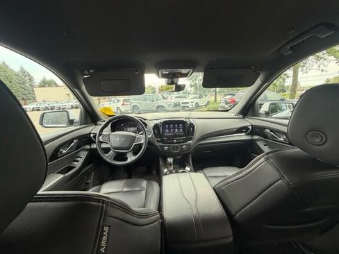 Used 2023 Chevrolet Traverse RS w/ LPO, Floor Liner Package AWD/4WD image 16