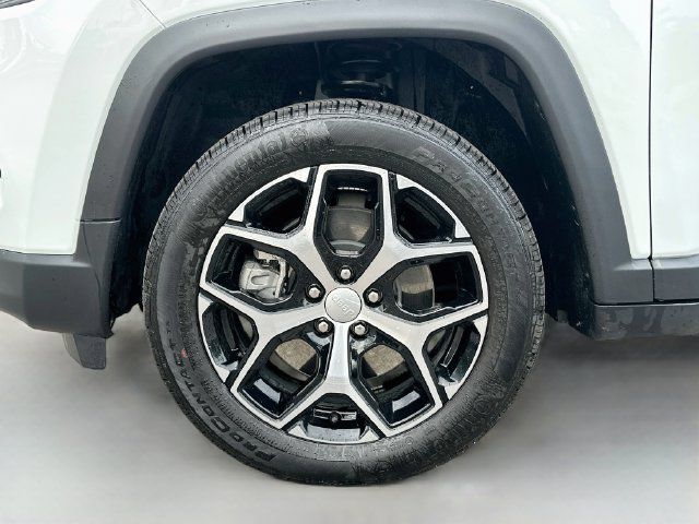 Used 2024 Jeep Compass Limited w/ Sun and Sound Group AWD/4WD image 33