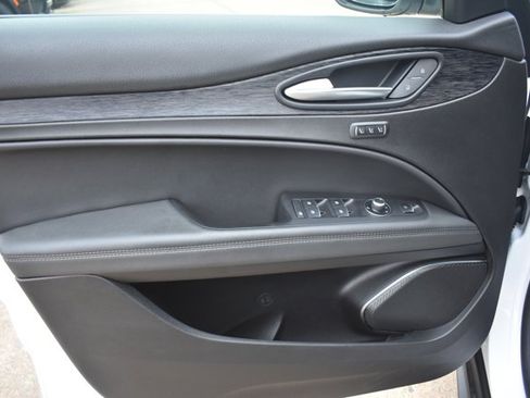 Used 2023 Alfa Romeo Stelvio Sprint RWD image 12