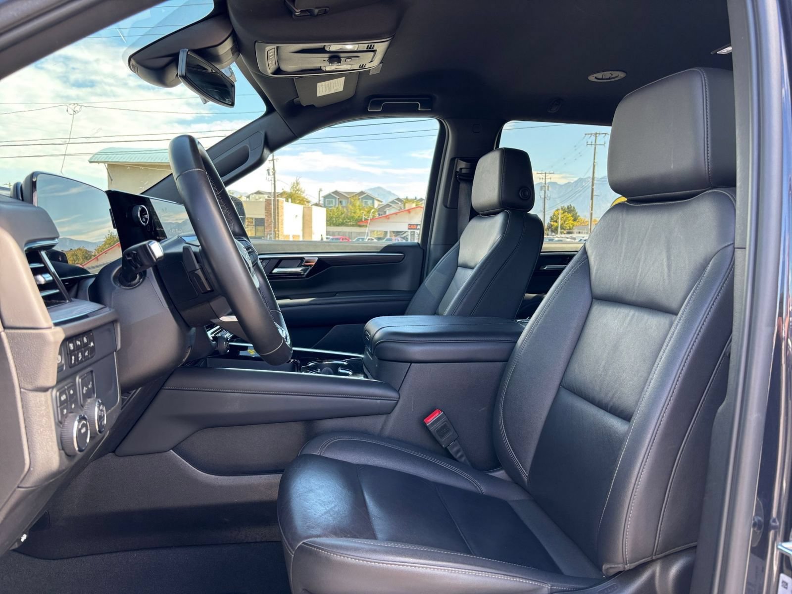Used 2025 Chevrolet Tahoe Z71 AWD/4WD image 29