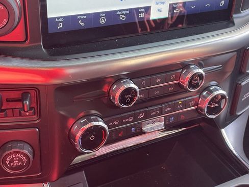 Used 2022 Ford F150 Lariat w/ Max Trailer Tow Package image 7