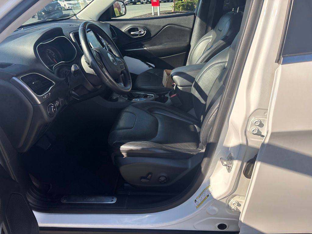Used 2019 Jeep Cherokee Limited AWD/4WD image 11