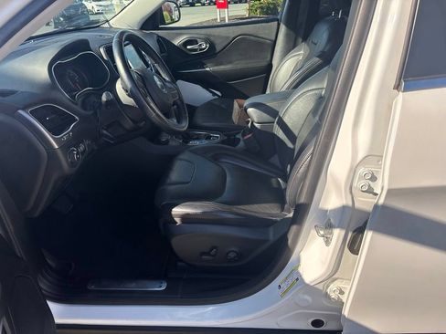 Used 2019 Jeep Cherokee Limited AWD/4WD image 11