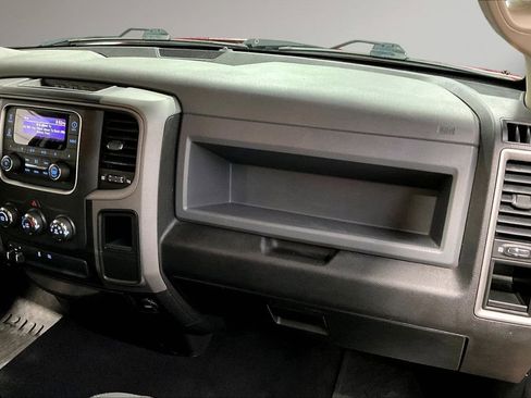 Used 2018 RAM 1500 Express AWD/4WD image 26