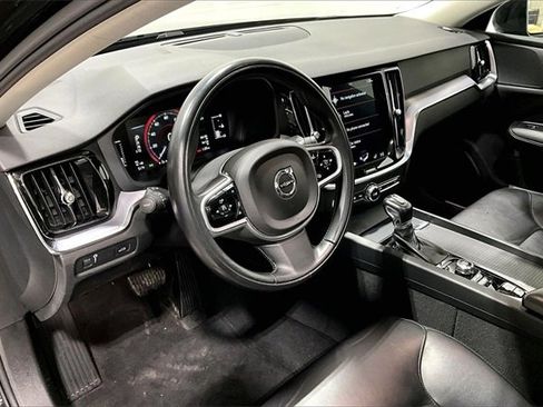Used 2019 Volvo S60 T5 Momentum w/ Premium Package image 12