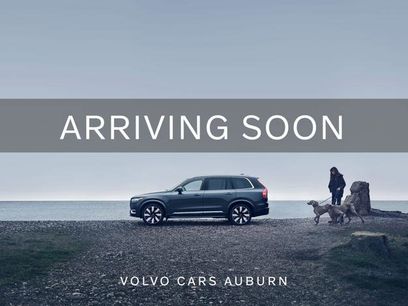 Used 2019 Volvo XC60 T5 Momentum w/ Multimedia Package