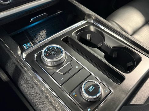 Used 2023 Ford Expedition Max XLT image 19