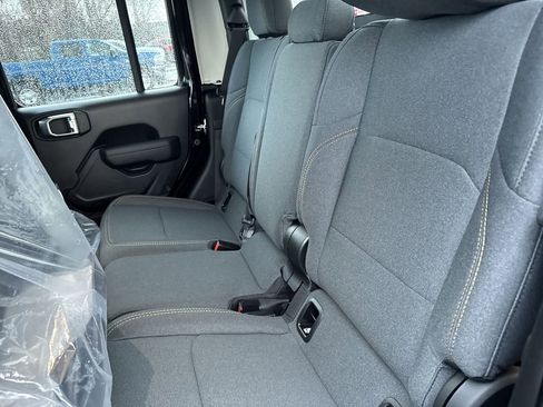 New 2025 Jeep Gladiator Willys image 27