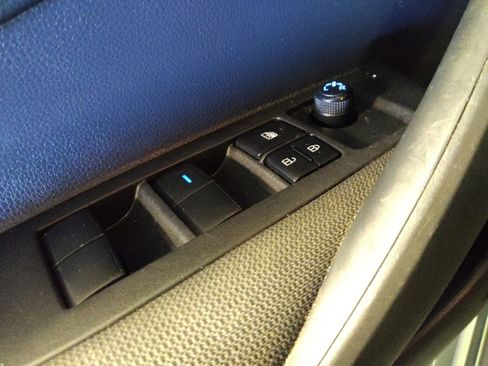 Used 2022 Toyota Corolla LE image 27