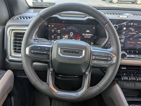 New 2026 GMC Canyon Denali image 18