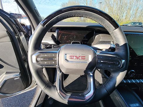 New 2025 GMC Acadia Elevation w/ Super Cruise Package image 17