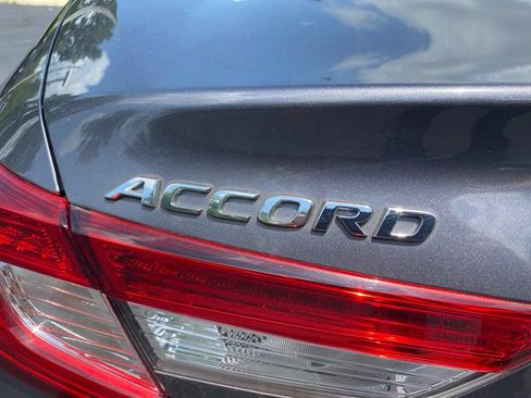 Used 2018 Honda Accord EX-L image 8