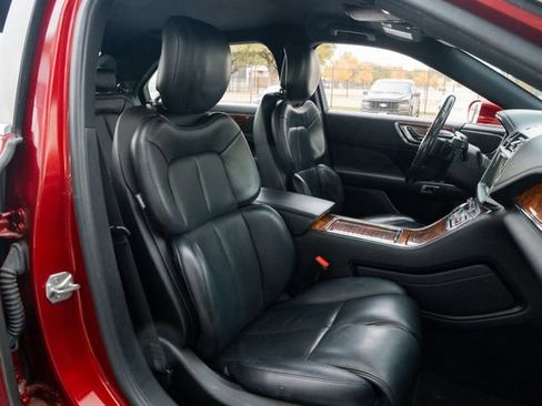 Used 2017 Lincoln Continental Select w/ Technology Package image 29