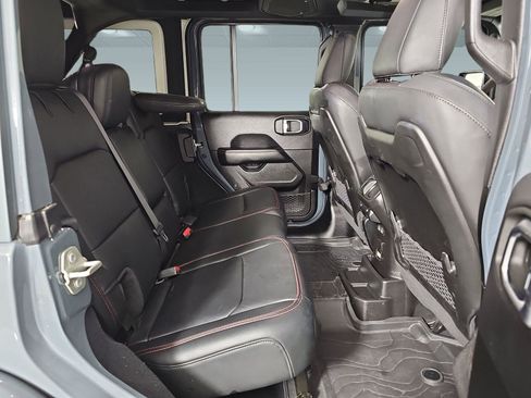 Used 2024 Jeep Wrangler Unlimited Rubicon image 25