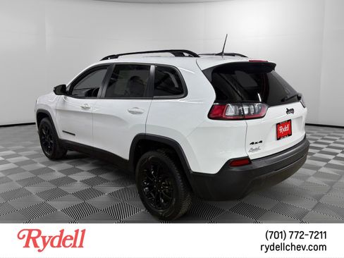 Used 2023 Jeep Cherokee Altitude Lux AWD/4WD image 3