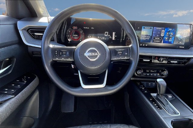 Used 2026 Nissan Kicks SV FWD image 8