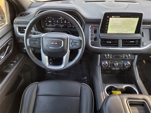 Used 2022 GMC Yukon XL SLT image 11