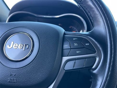 Used 2021 Jeep Grand Cherokee Limited image 13