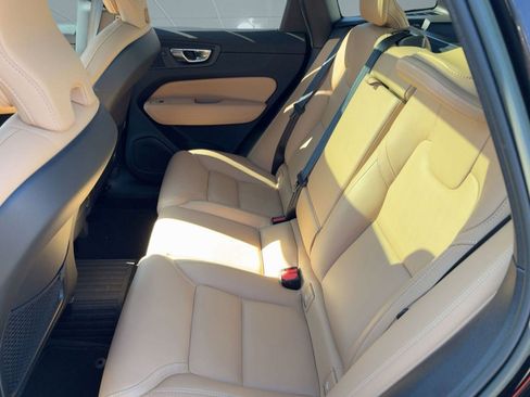 Certified 2023 Volvo XC60 B5 Ultimate w/ Climate Package image 15