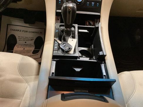 Used 2013 Ford Taurus SEL image 15