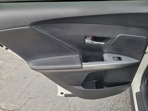 Used 2013 Toyota Venza Limited w/ Tow Prep Pkg image 9