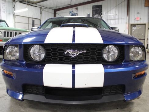 Used 2007 Ford Mustang GT Premium image 9