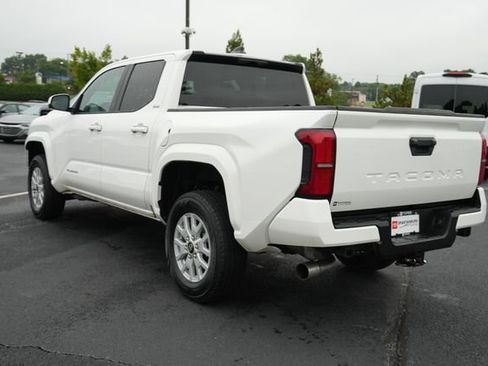 Used 2024 Toyota Tacoma SR5 RWD image 5