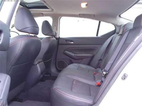 Used 2022 Nissan Altima 2.5 SR w/ Midnight Edition Package AWD/4WD image 6