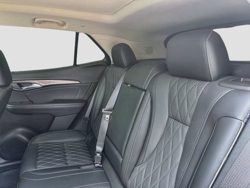 Used 2023 Buick Envision Avenir AWD/4WD image 23