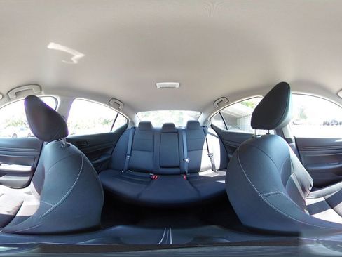 Used 2025 Nissan Altima 2.5 SV FWD image 38