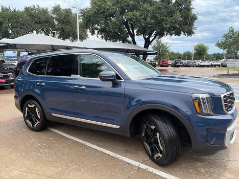 Used 2025 Kia Telluride S FWD image 8