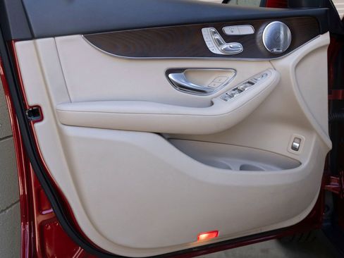 Used 2021 Mercedes-Benz GLC 300 image 12