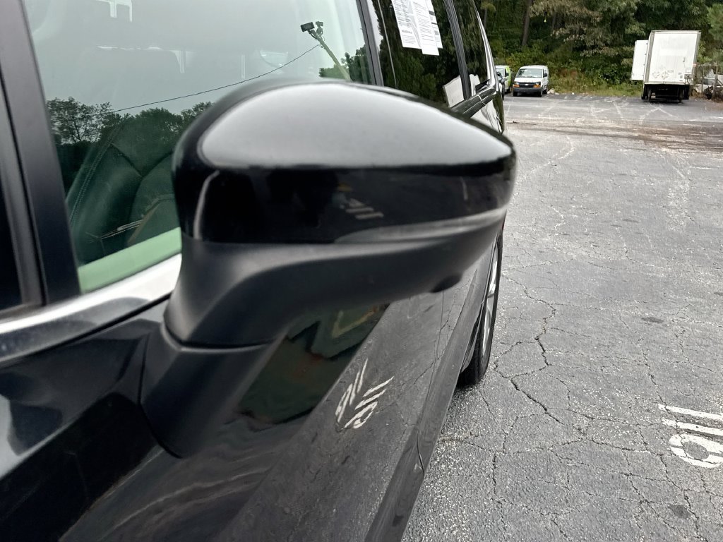 Used 2023 Chrysler Pacifica Touring-L w/ Uconnect Theater Family Group AWD/4WD image 11