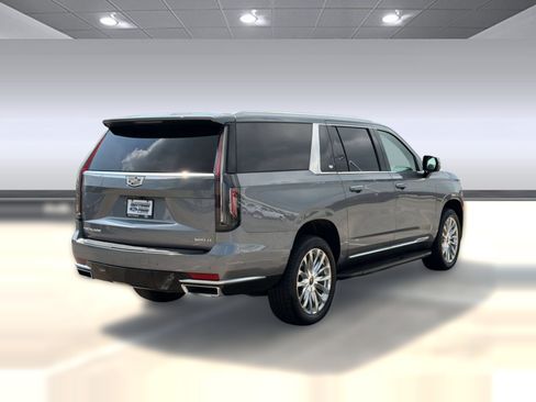 Used 2022 Cadillac Escalade ESV Premium Luxury RWD image 9