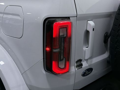 Used 2024 Ford Bronco Outer Banks AWD/4WD image 18