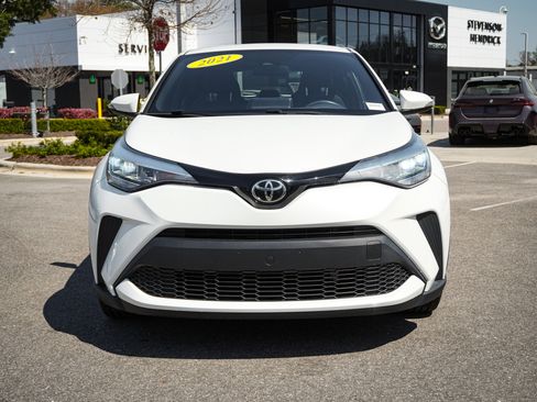 Used 2021 Toyota C-HR XLE image 3