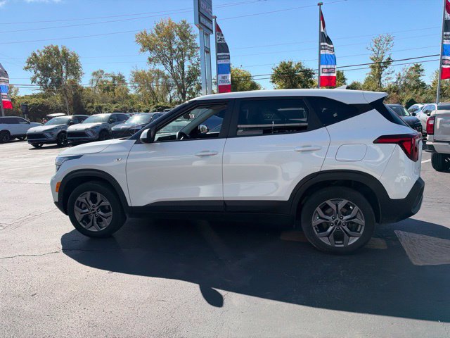 Used 2024 Kia Seltos LX AWD/4WD image 10
