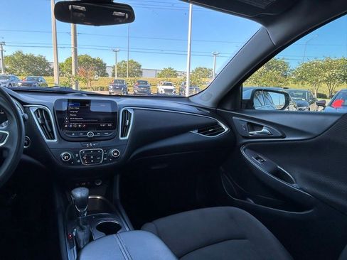 Used 2021 Chevrolet Malibu LT FWD image 12