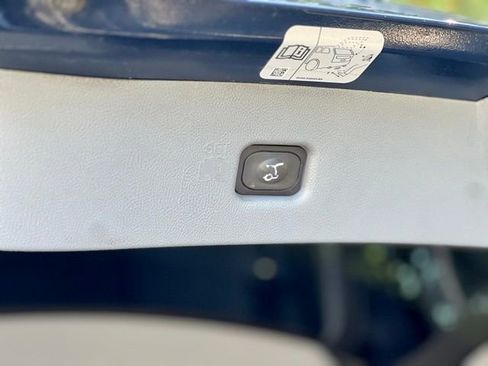 Used 2019 Lincoln Nautilus Reserve image 49