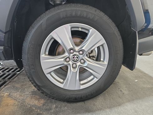 Used 2024 Toyota RAV4 LE AWD/4WD image 32
