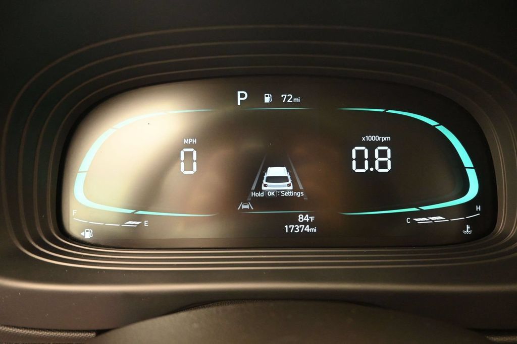 Used 2024 Hyundai Venue SEL FWD image 21
