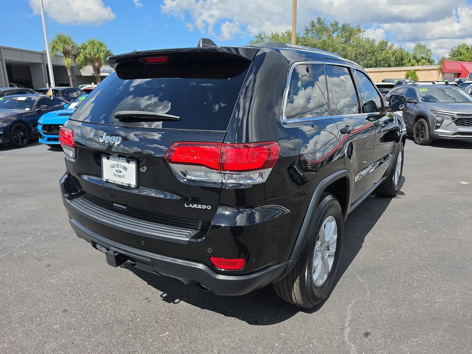 Used 2021 Jeep Grand Cherokee Laredo w/ Security & Convenience Group RWD image 5