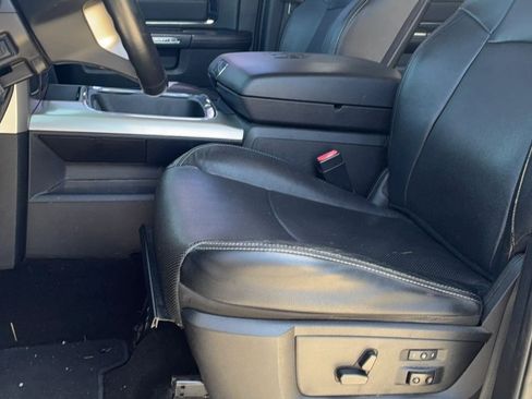 Used 2016 RAM 1500 Laramie w/ Convenience Group image 12