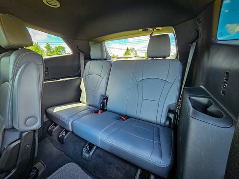 Used 2024 Buick Enclave Essence w/ LPO, Cargo Package AWD/4WD image 31