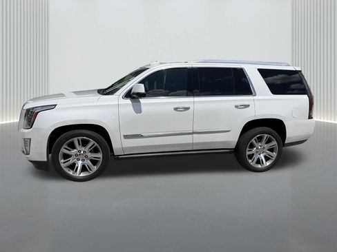 Used 2018 Cadillac Escalade Premium Luxury RWD image 3