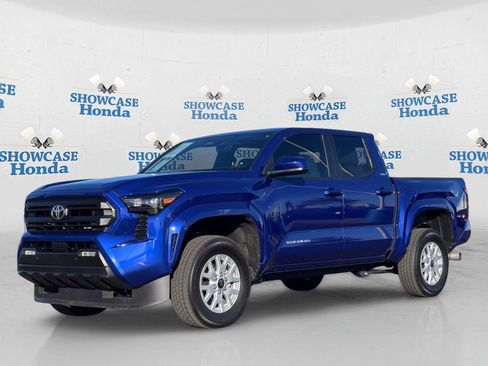 Used 2025 Toyota Tacoma SR5 AWD/4WD image 2