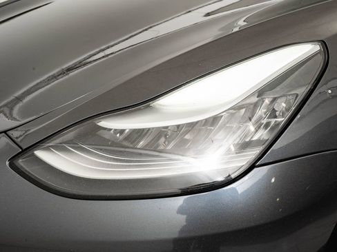 Used 2019 Tesla Model 3 Long Range RWD image 14