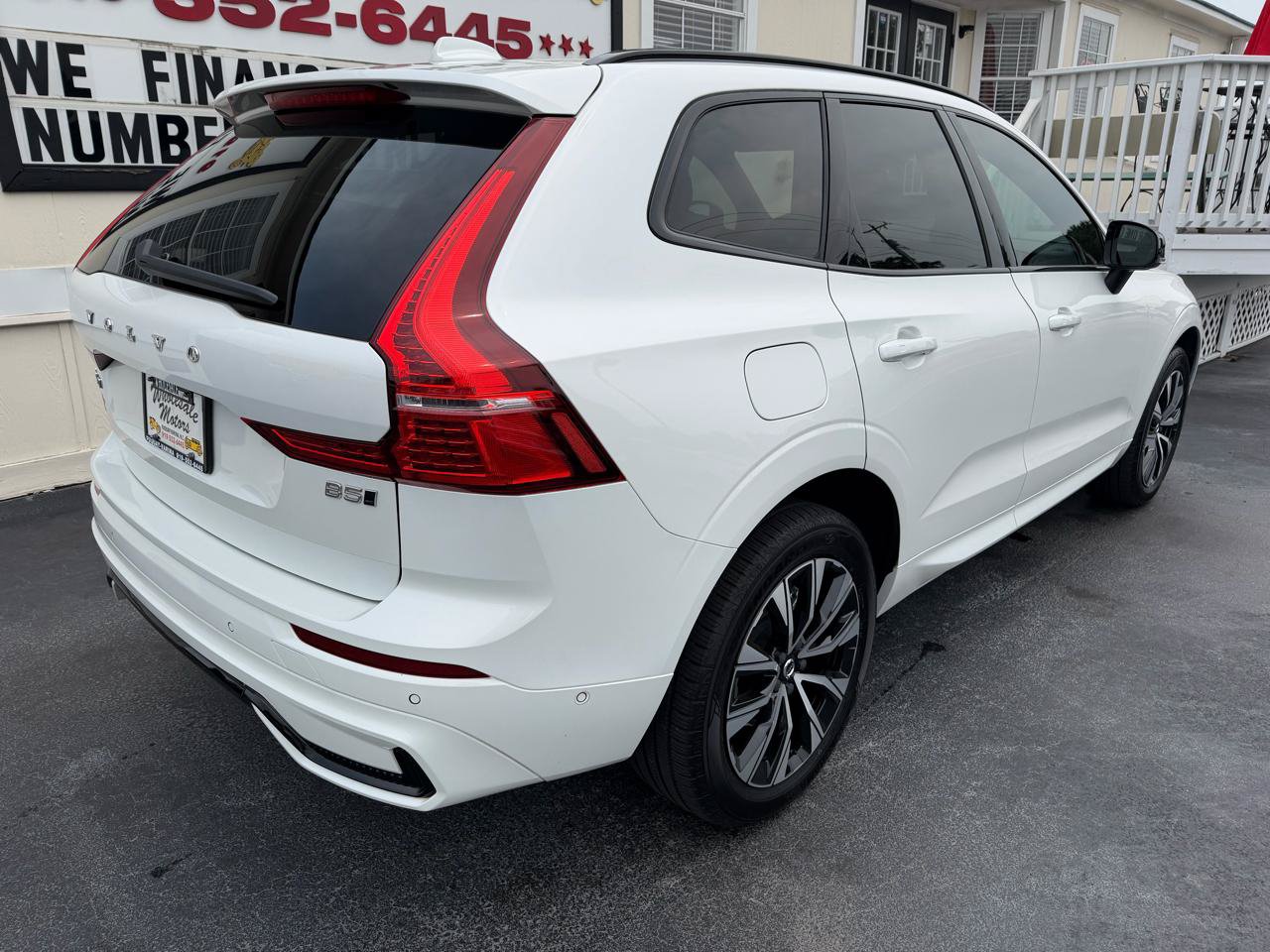 Used 2023 Volvo XC60 B5 Plus AWD/4WD image 7