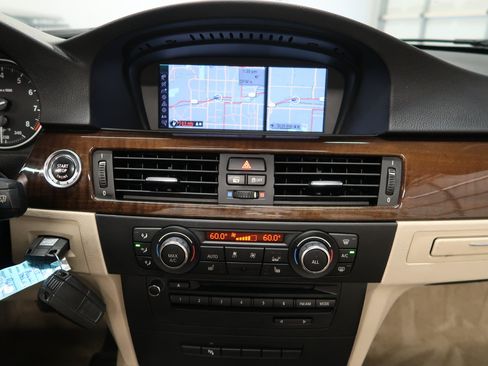 Used 2013 BMW 335i Convertible RWD image 16