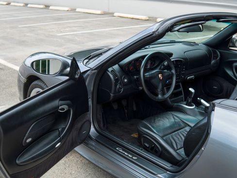 Used 2002 Porsche 911 Carrera 4 image 3